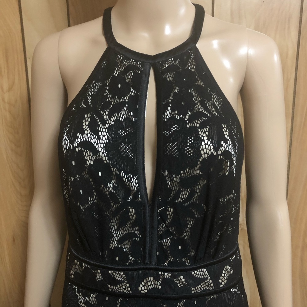 All Over Lace Deep V Dress - Picture 7 of 11
